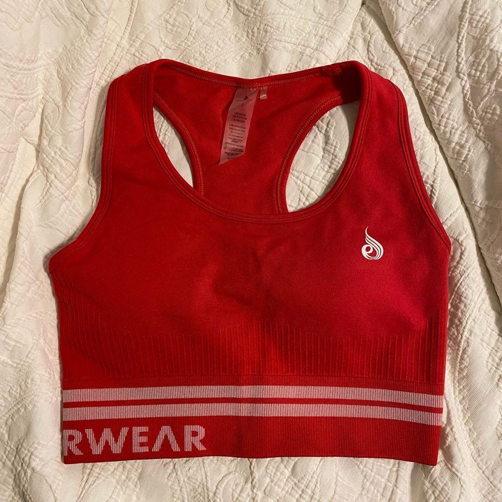 Red seamless sports bra